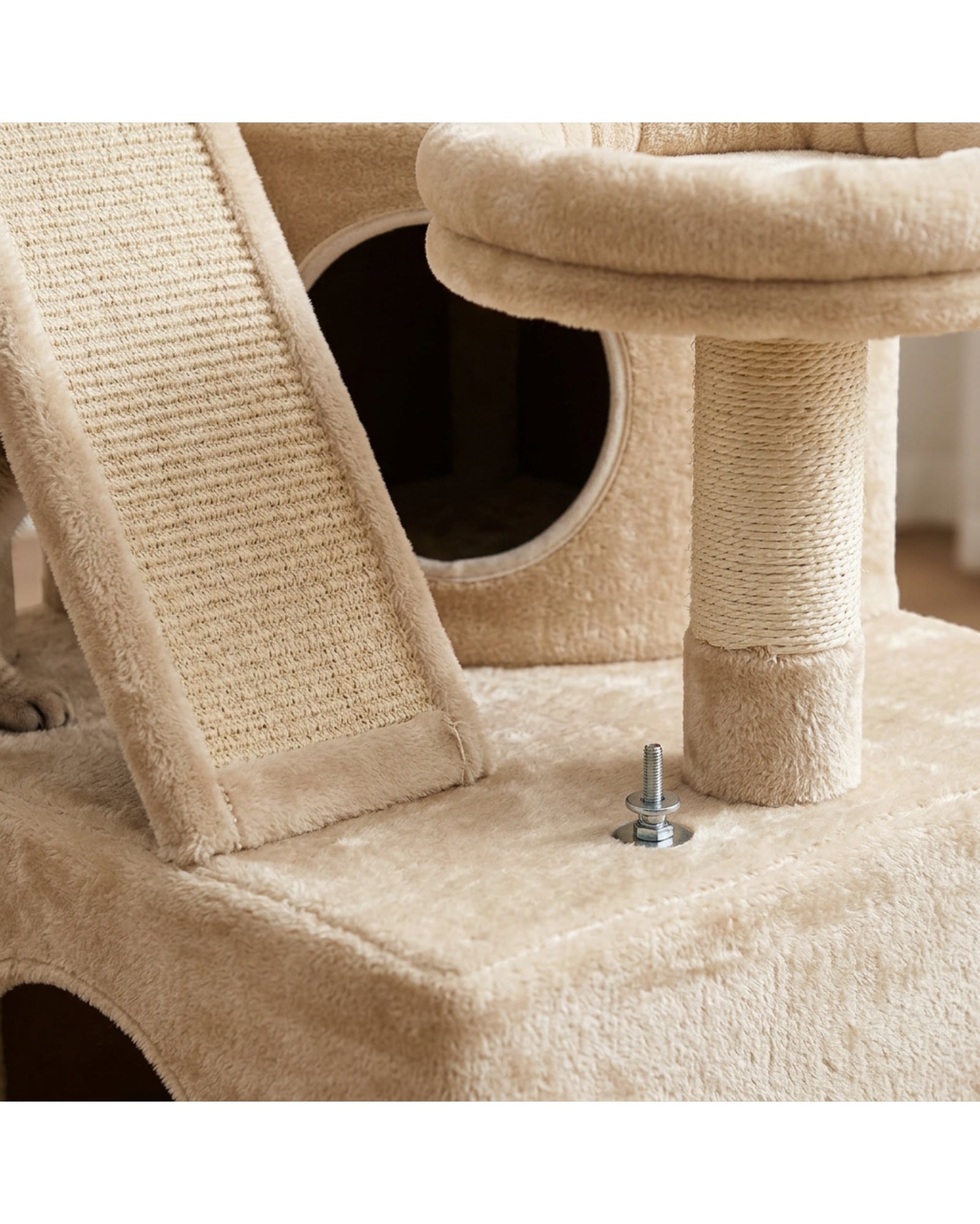 Fgbmx Corner Cat Tree Beige 43 in with Sisal Ramp